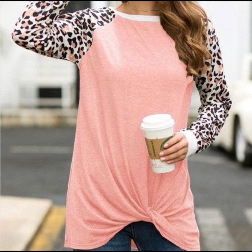 ⭐️Clearance⭐️Cavi Blu Pink Leopard Knotted Hem Top - Picture 2 of 3